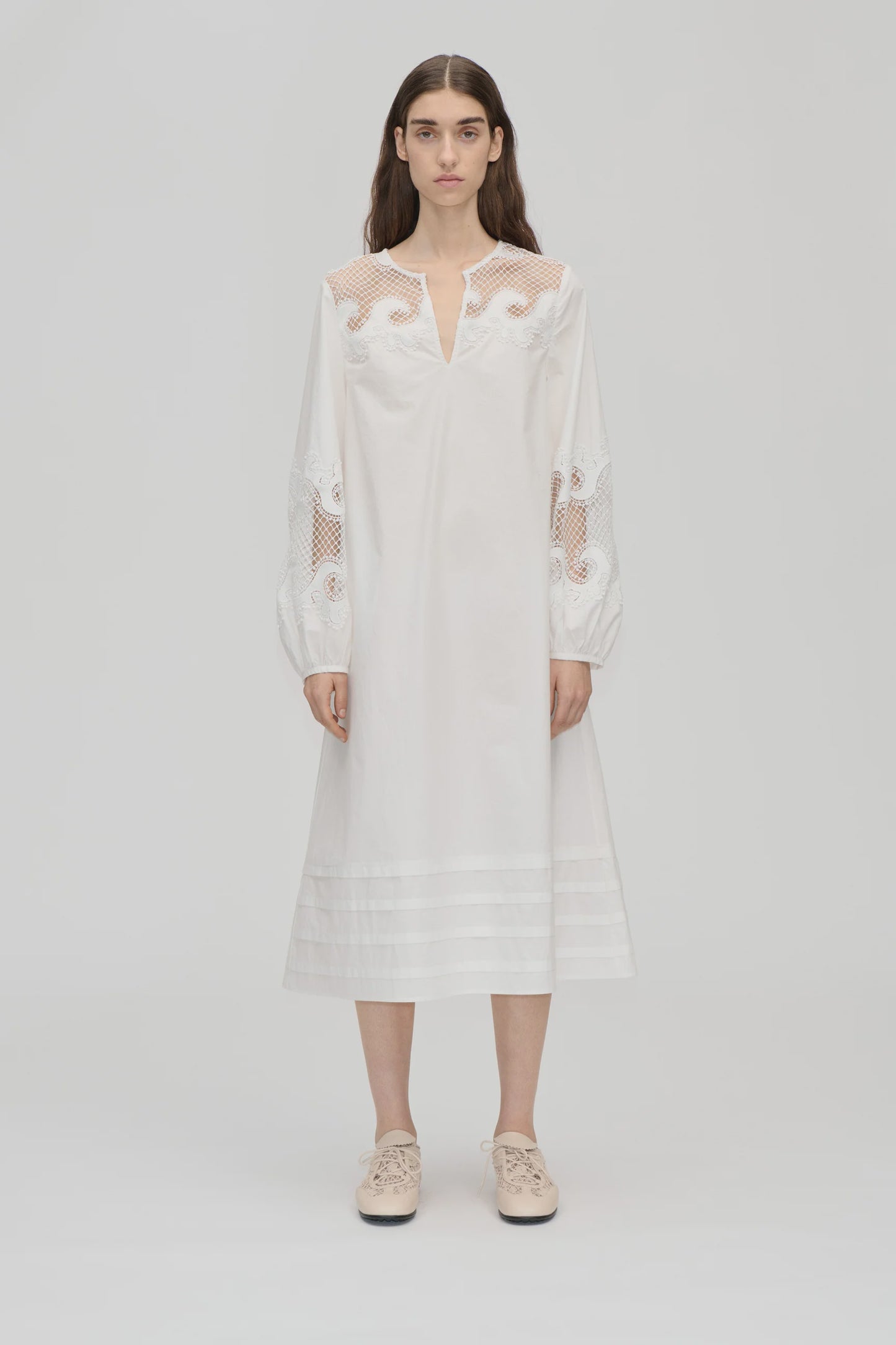 Midweight cotton broderie