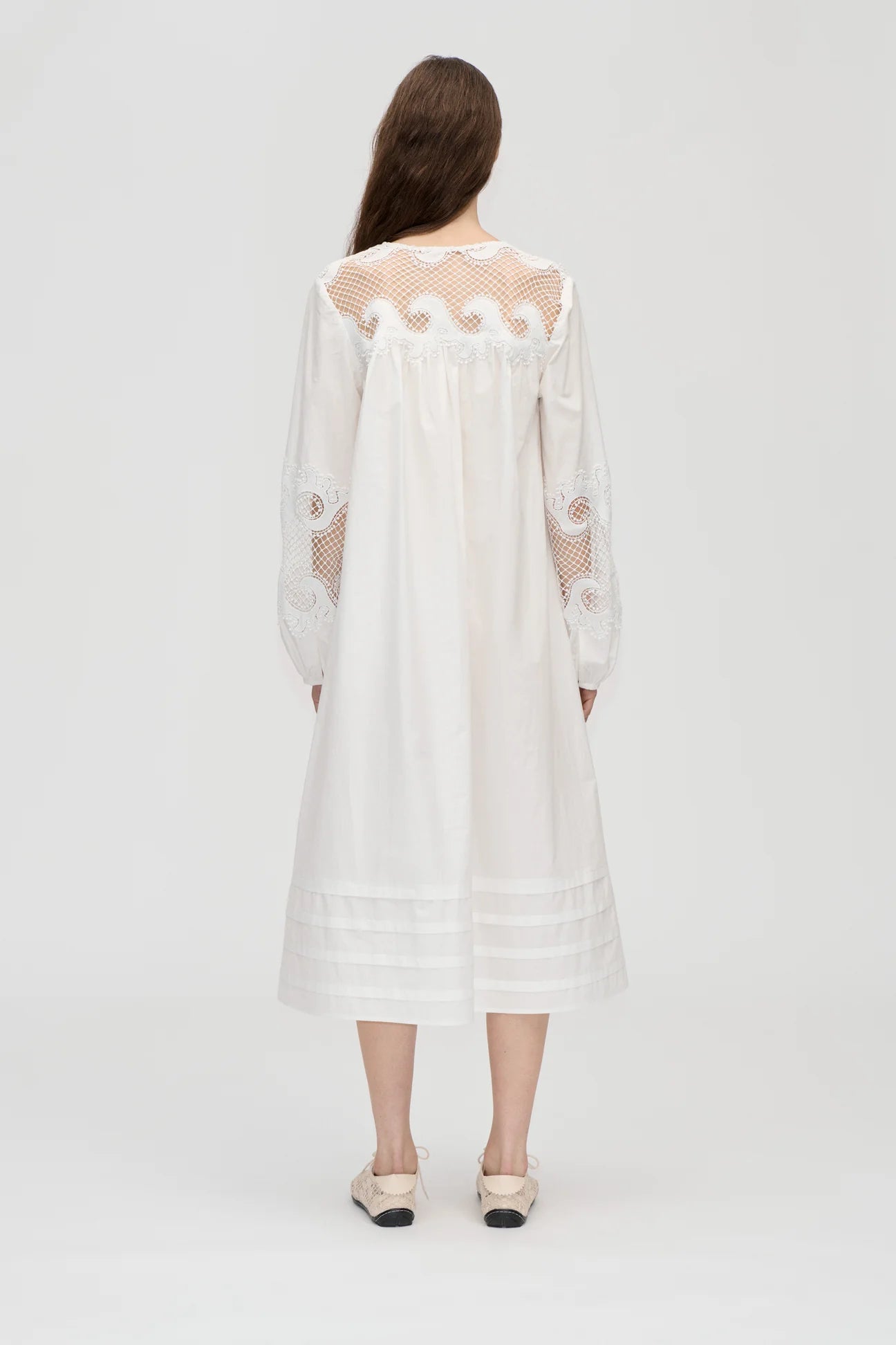 Midweight cotton broderie