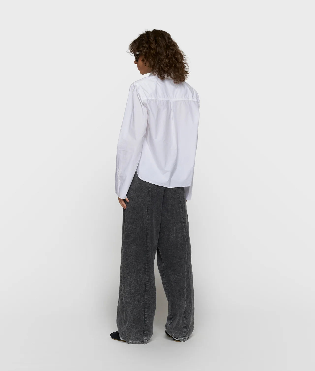 Cropped shoulder shirt