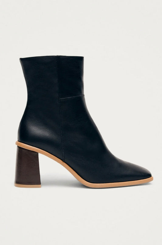 Alohas - West Black Vintage